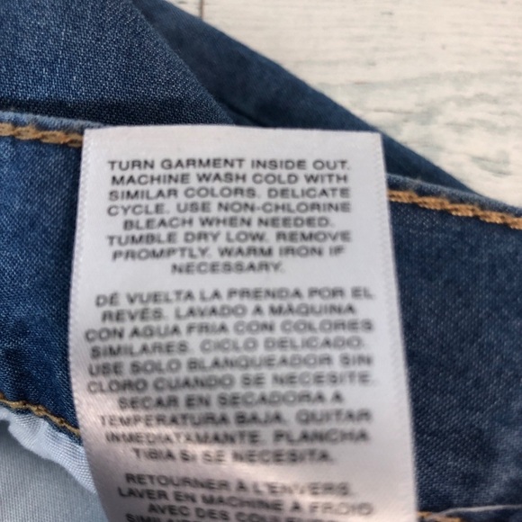 Kensie Cuffed Tie Belt Shorts 4/27 - Picture 7 of 7